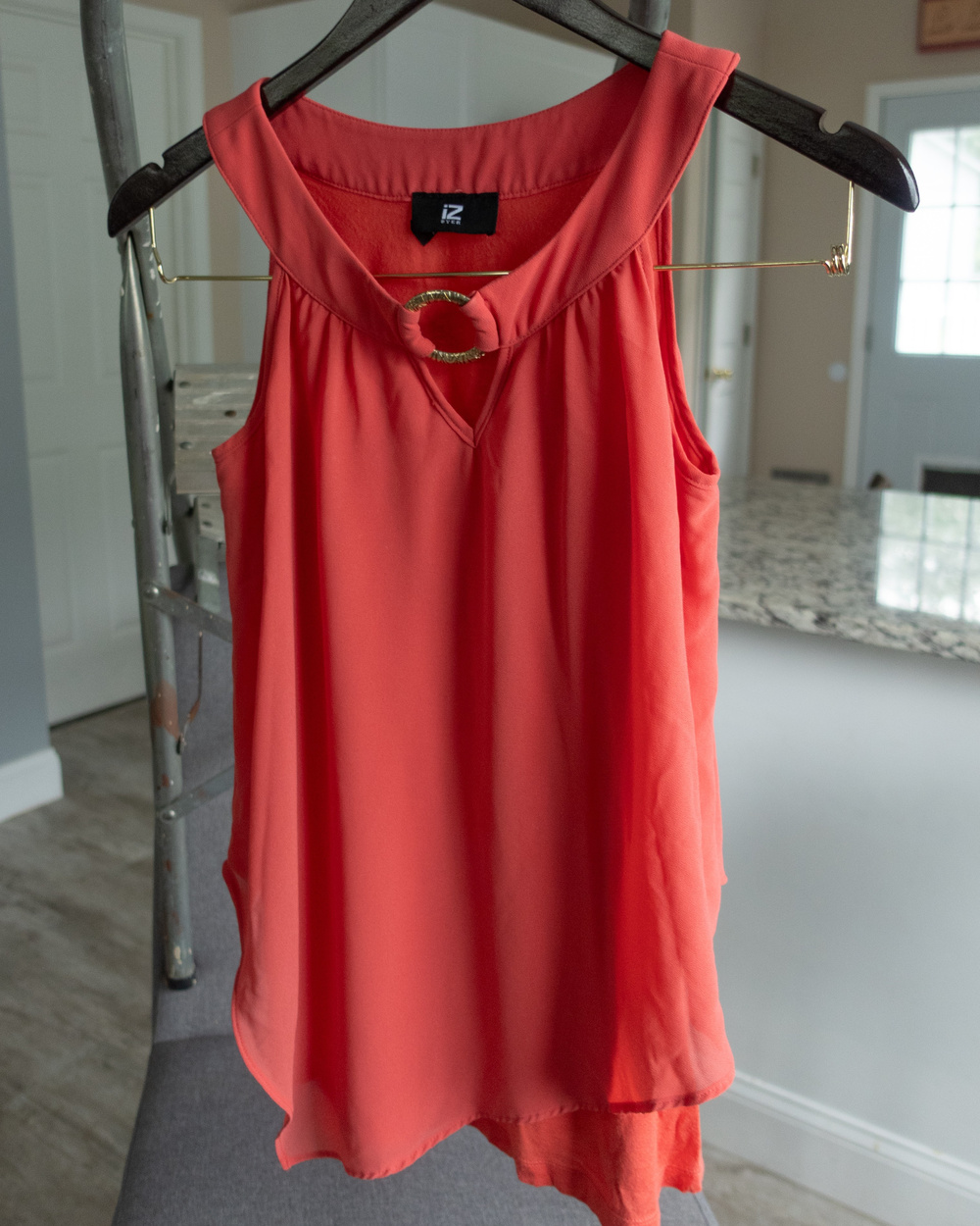IZ Byer Coral Sleeveless Blouse Gold Ring Neck Size XS /SUMMER  DEAL
